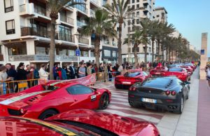 Exposición en el Paseo Marítimo de Almería Ferrari Western Tour 2022