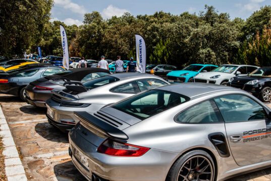 Parking 40 Aniversario Porsche Club España en la Finca Aldea Santillana