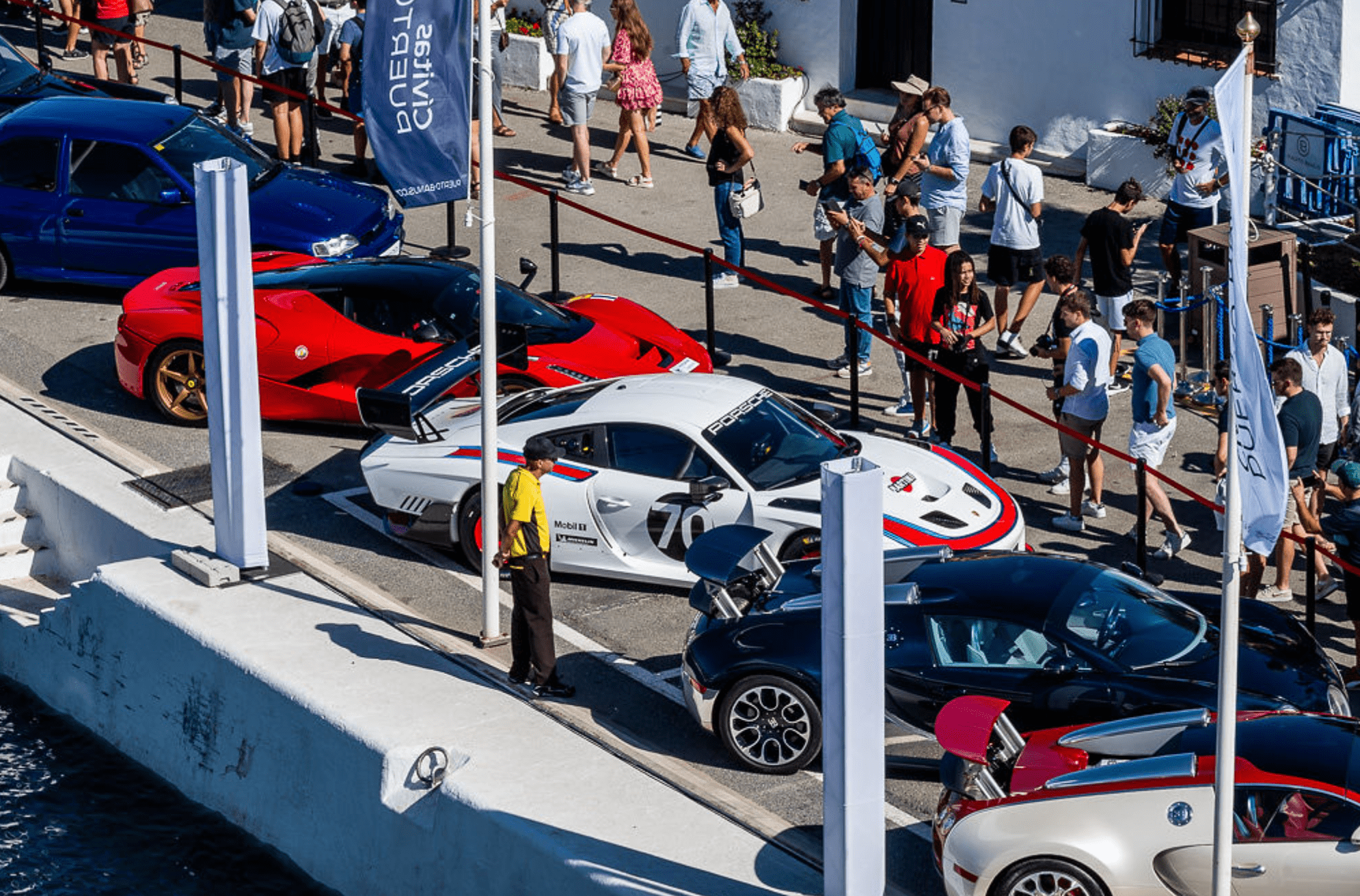 LaFerrari, Porsche 935 y dos Bugatti Veyron n la Exposición de Magna Supercars en Puerto Banús