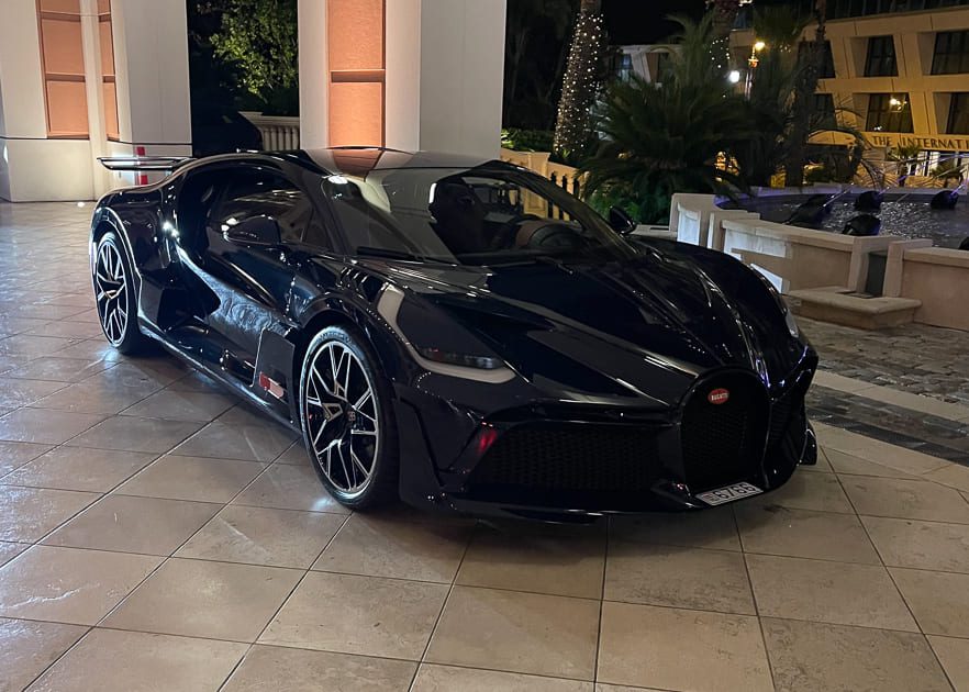 Bugatti Divo en Monaco fotografiado por la car spotter Letirdrgz