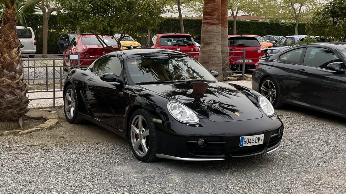 Porsche Cayman en el evento de Roadstr en Granada
