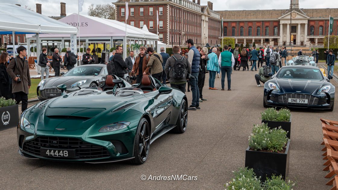 Aston Martin Speedster y One-77 en el segundo día de Salon Privé 2024 en Londres
