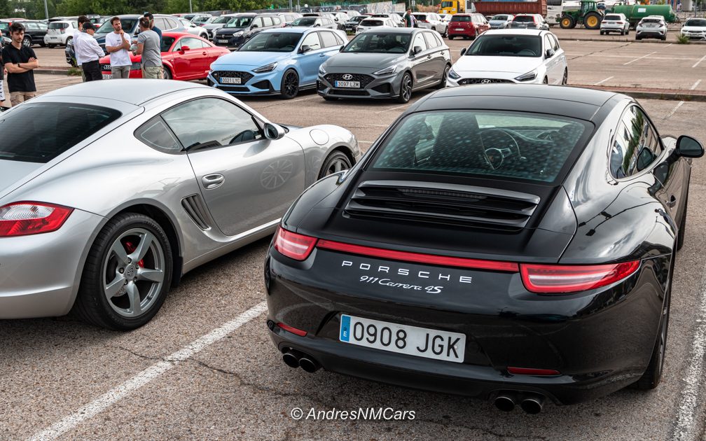 Porsche Cayman y Porsche 911 Carrera 4S en el evento de NovedadMotor en Alcobendas