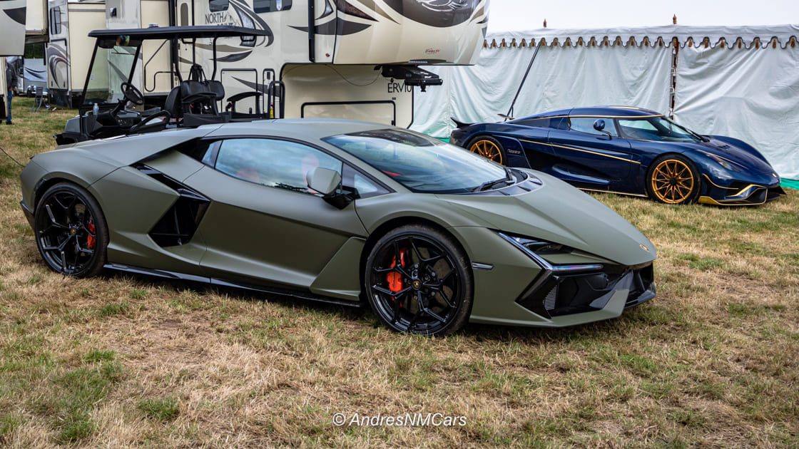 Lamborghini Revuelto y Koenigsegg Regera