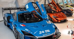 McLaren Senna GTR LM y McLaren P1 GTR en exposición De la Pista al Asfalto de Mobility City