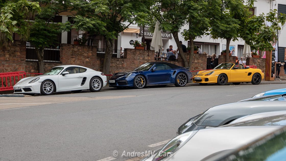 Parada para comer en la Ruta Córdoba de Club Porsche Granada-Almería en Villaviciosa de Córdoba