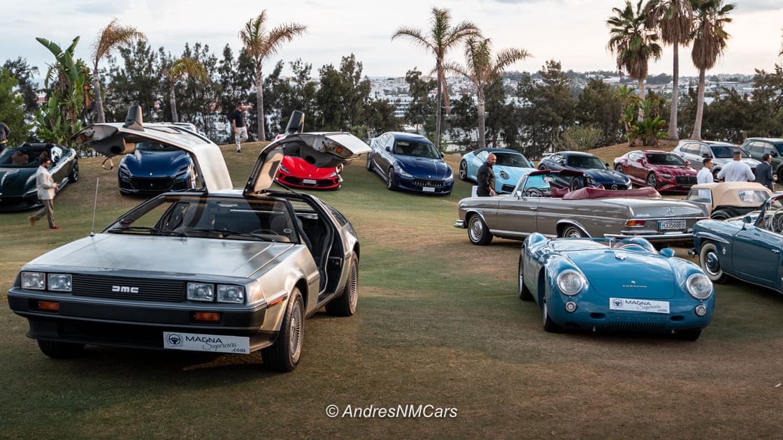 Zona de coches clásicos del tercer Concurso de Elegancia Costa del Sol organizado por Magna Supercars