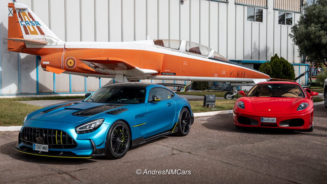 Mercedes Benz AMG GT Black Series y Ferrari F430