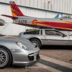 Porsche GT2 CS y Delorean en el evento Cars & Planes organizado por Roadstr y The Vintage Grand Tour