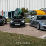 Porsche GT2 CS y Porsche Turbo en el evento Cars & Planes organizado por Roadstr y The Vintage Grand Tour