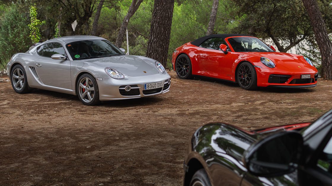 Porsche 911 y Cayman asistentes al evento Breakfast and Cars organizado por Ifyoulikecars