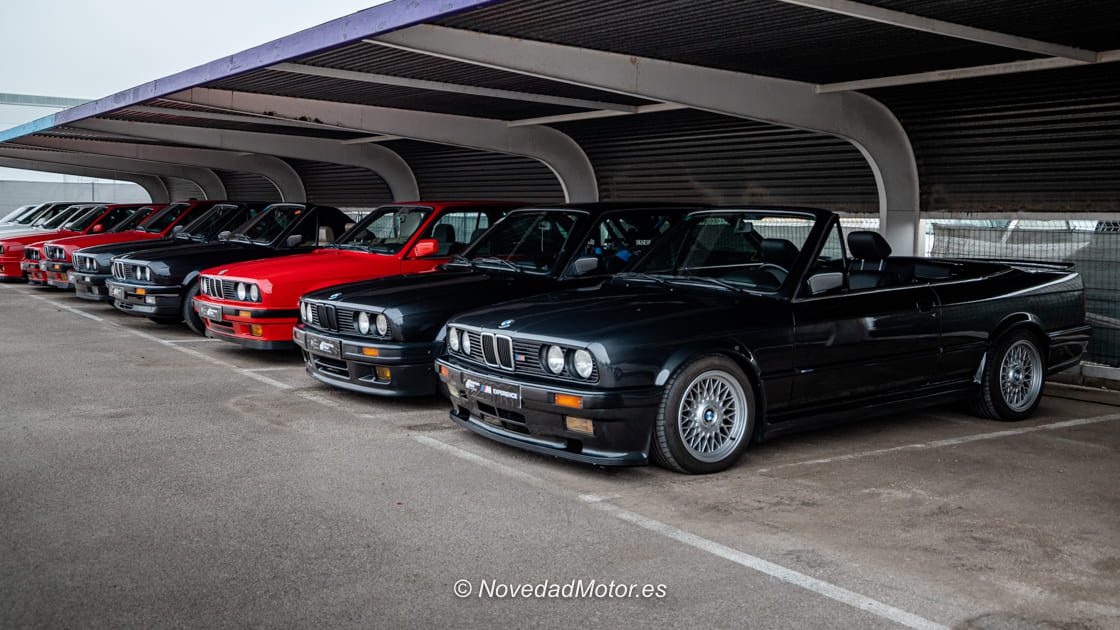 Exposición de BMW M3 E30 en el evento Momentum M Experience