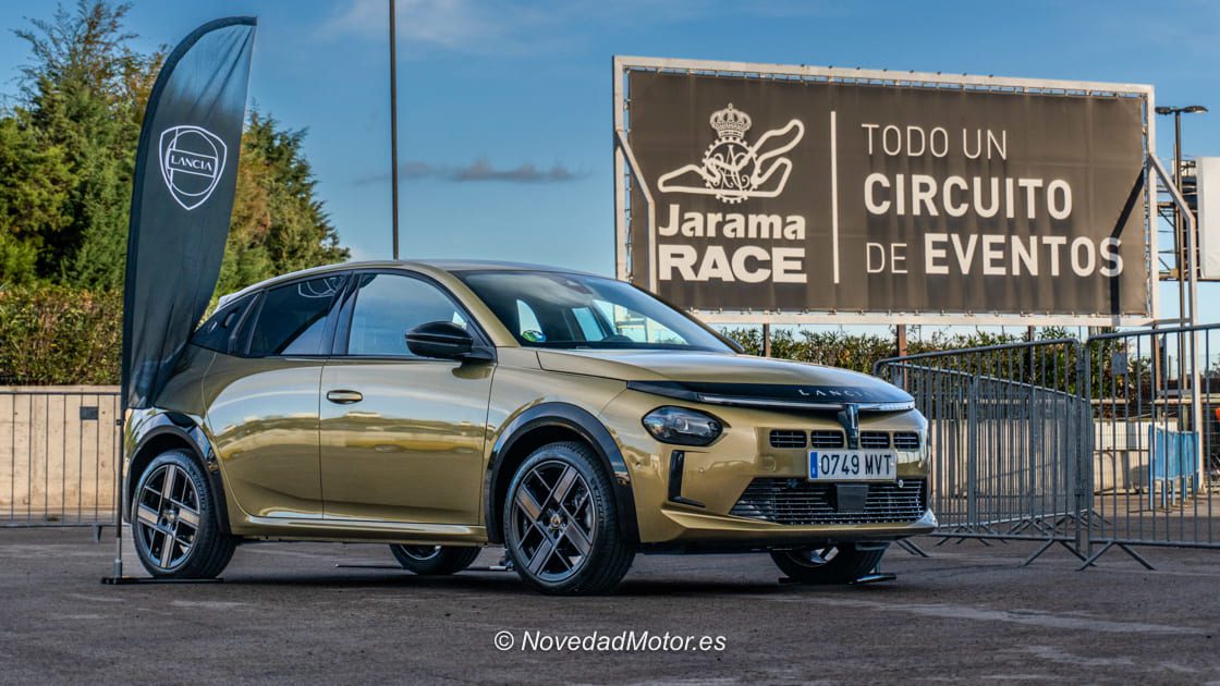 Lancia Ypsilon en el evento de coches clásicos del Circuito del Jarama organizado por la Fundación Jarama RACE