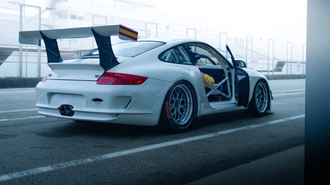 Porsche GT3 CUP en el Trackday de Ultimavuelta realizado en el Circuito del Jarama fotografiado por el Fotógrafo de Automoción CJStudio ubicado en Madrid