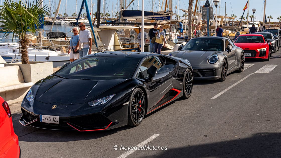 Lamborghini Huracán y Porsche 911 (992) participantes en la Ruta Desert to Coast organizada por Zhero en Almería