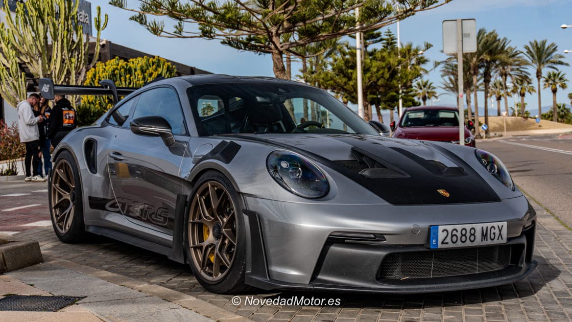 Porsche 911 (992) GT3 RS participante en la Ruta Desert to Coast organizada por Zhero en Almería