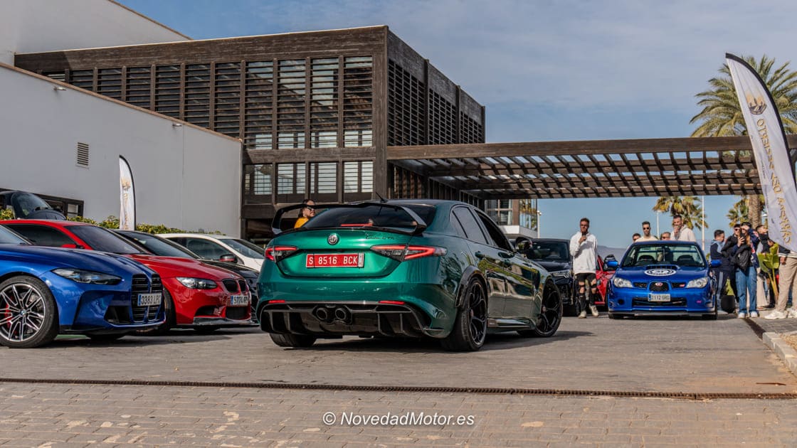 Alfa Romeo Giulia GTA M en la salida de la Ruta organizada junto con Carrera del Desierto