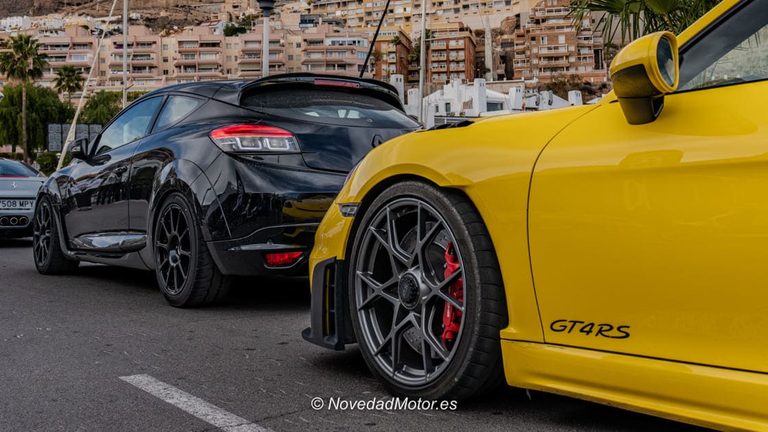 Renault Megane RS y Porsche GT4 RS participantes en la Ruta Desert to Coast en Almería