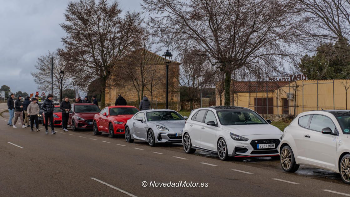 Parada en Tamajón de la Ruta organizada por Automotiva Club en Guadalajara