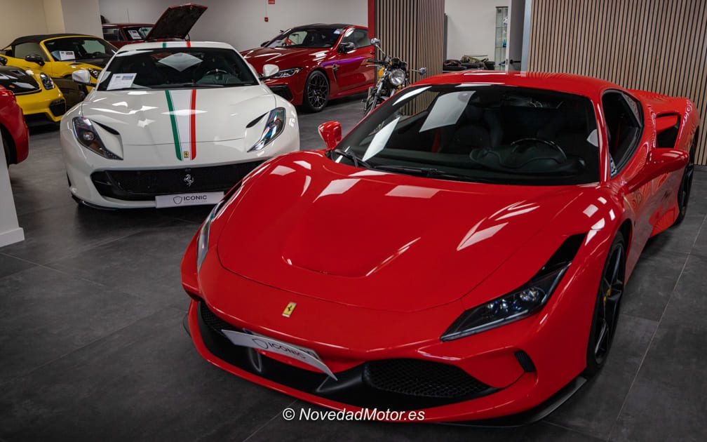 Ferrari F8 Tributo y Ferrari 812 Superfast en ICONIC Motor Gallery