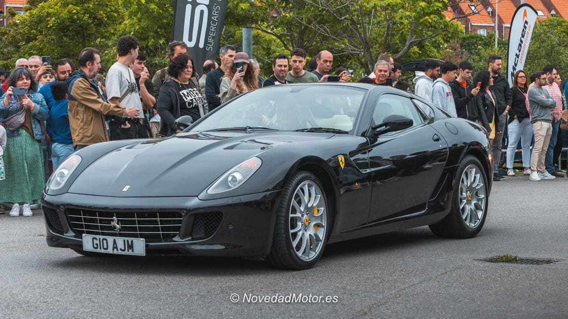 Ferrari 599 GTO en el desfile SDC 2025 en Santander