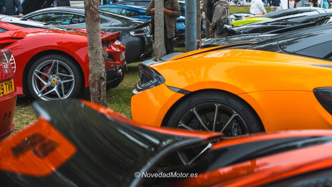 Exposición McLaren en Supercars Drivers Community 2025 en Santander