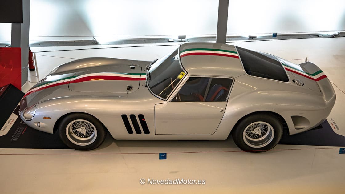 Ferrari 250 GTO en la exposición Pasión y Leyenda Ferrari de Mobility City Zaragoza