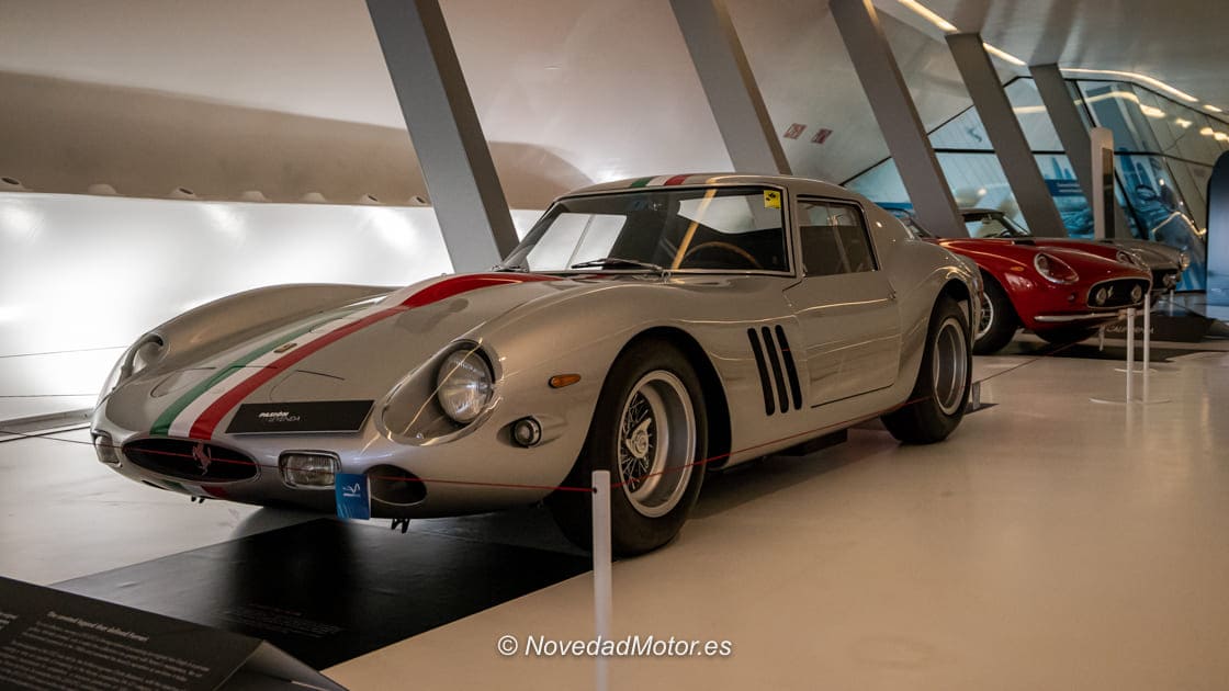 Ferrari 250 GTO en la exposición Pasión y Leyenda Ferrari de Mobility City Zaragoza