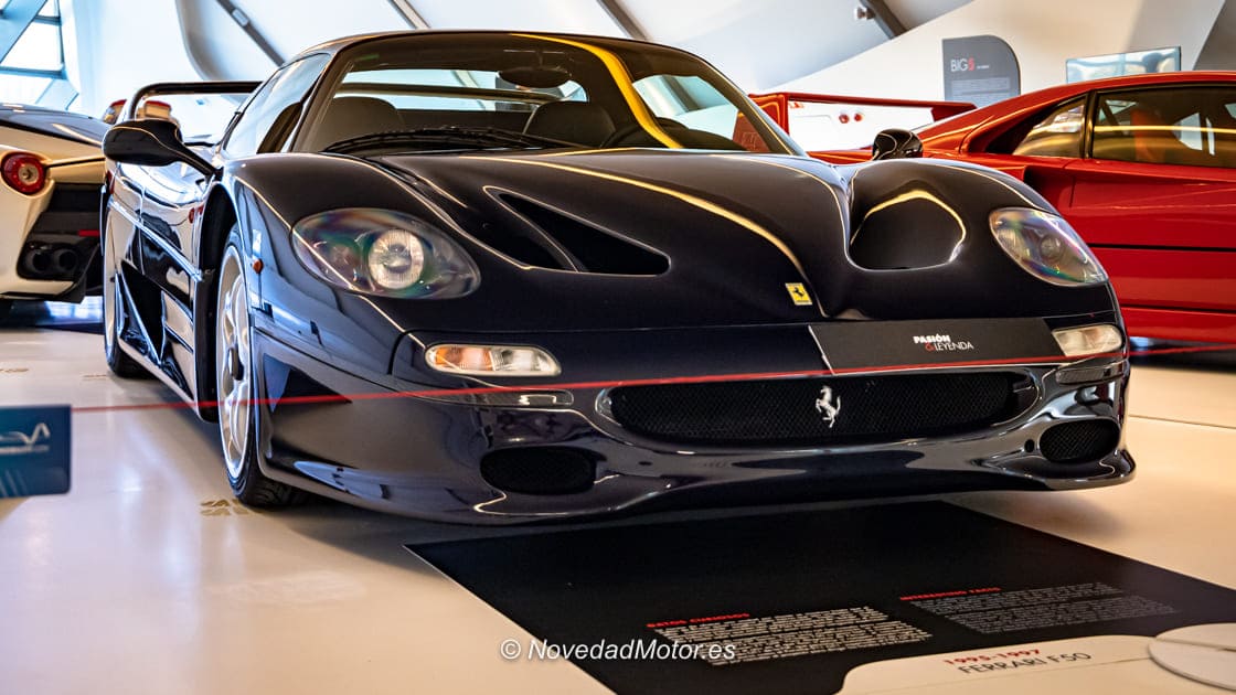 Ferrari F50 en la exposición Pasión y Leyenda Ferrari de Mobility City Zaragoza