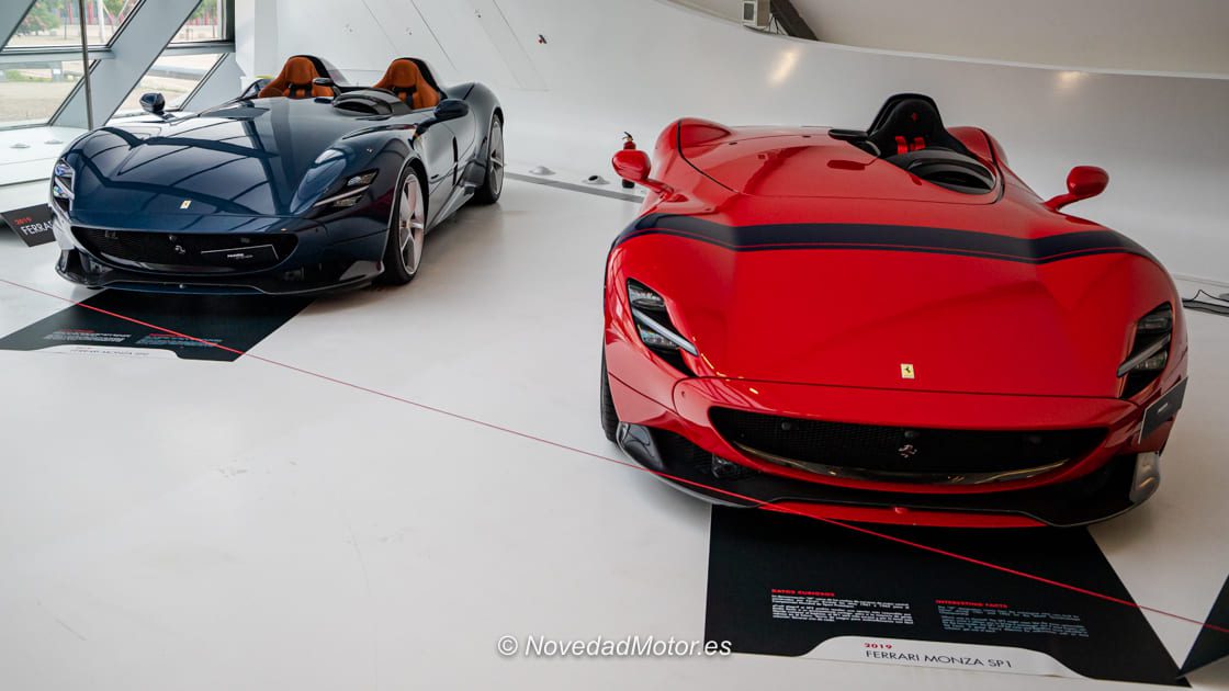 Ferrari Monza SP1 y SP2 en la exposición Pasión y Leyenda Ferrari de Mobility City Zaragoza