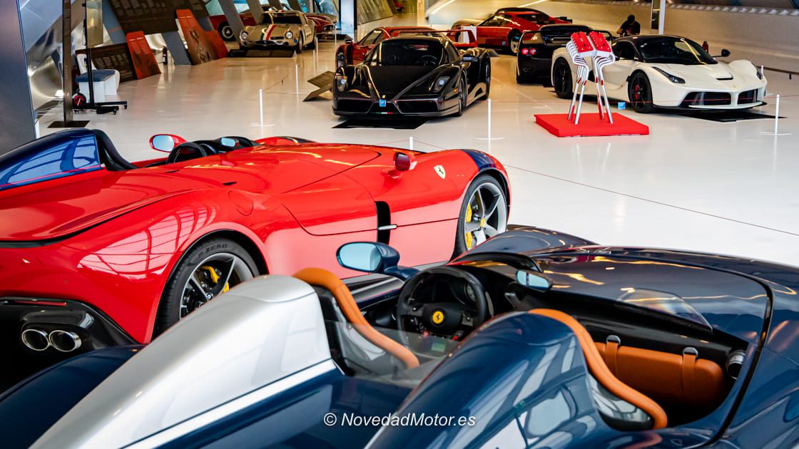 Exposición Pasión y Leyenda Ferrari de Mobility City Zaragoza