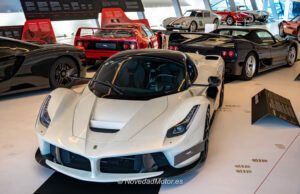 Exposición Pasión y Leyenda Ferrari de Mobility City Zaragoza