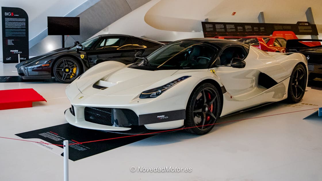 LaFerrari en la exposición Pasión y Leyenda Ferrari de Mobility City Zaragoza
