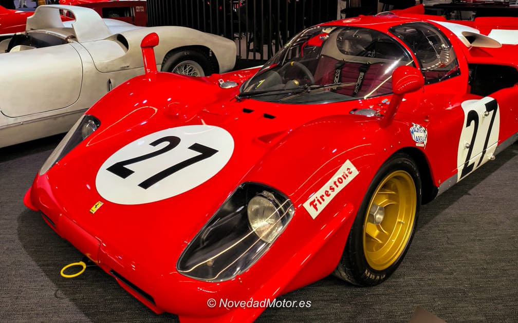 Ferrari 512 S del stand de Richard Mille en Retromobile París 2026 Ferrari 512 S del stand de Richard Mille en Retromobile París 2026