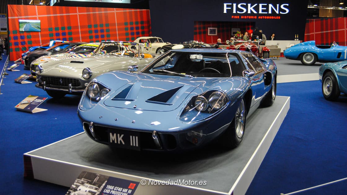 Prototipo Ford GT40 MK 3 del stand de Fiskens en Retromobile París 2026 Prototipo Ford GT40 MK 3 del stand de Fiskens en Retromobile París 2026