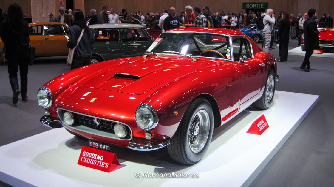 Ferrari 250 GT del stand de Gooding Christies en Retromobile París 2026 Ferrari 250 GT del stand de Gooding Christies en Retromobile París 2026