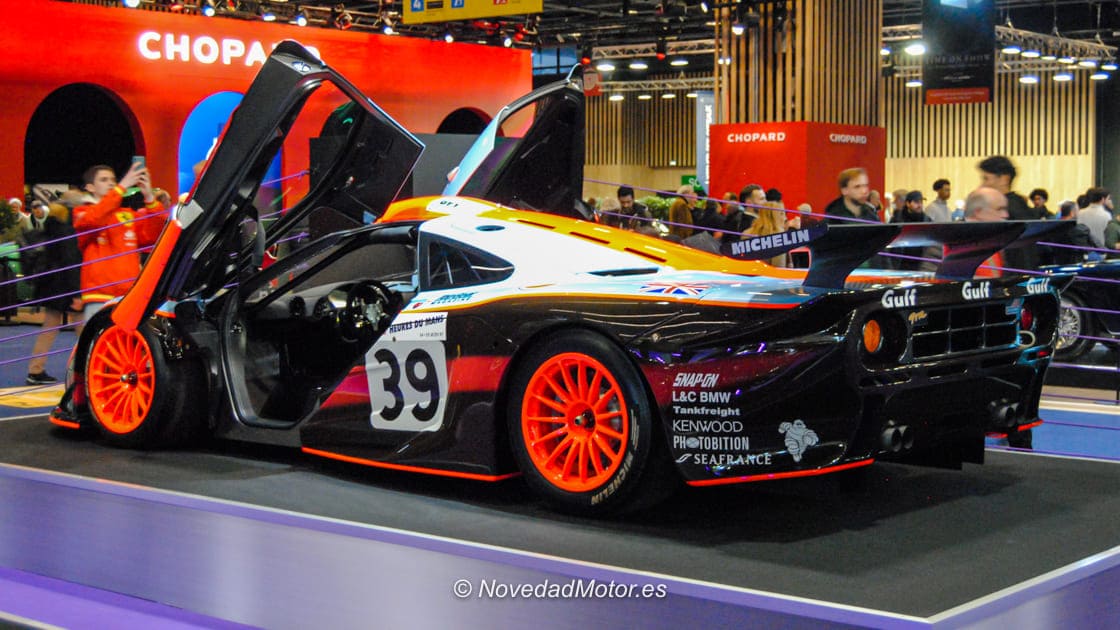 McLaren F1 GTR Longtail del stand de Kidston en Retromobile París 2026 McLaren F1 GTR Longtail del stand de Kidston en Retromobile París 2026