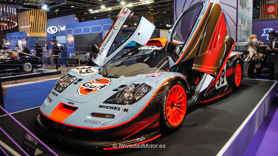 McLaren F1 GTR Longtail del stand de Kidston en Retromobile París 2026 McLaren F1 GTR Longtail del stand de Kidston en Retromobile París 2026