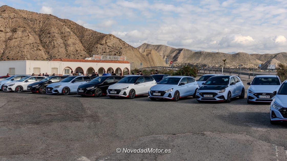 Salida desde Tabernas de la quinta Ruta por Almería organizada por el Club Hyundai N Almería
