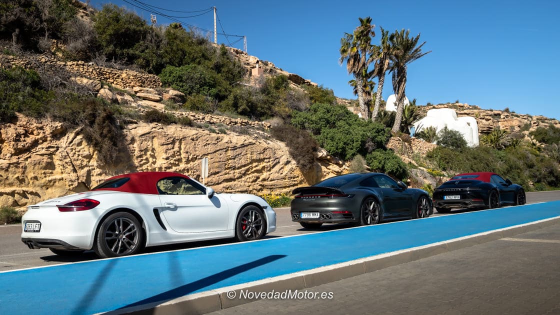 Primera parada de la Ruta Costa de Almería organizada por Club Porsche Granada - Almería en Chiringuito El jabegote