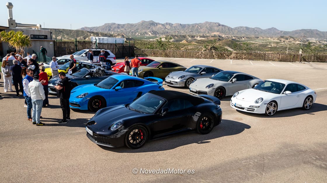 Parking de la Ruta Costa de Almería organizada por Club Porsche Granada - Almería en el restaurante la fábrica Parking de la Ruta Costa de Almería organizada por Club Porsche Granada - Almería en el restaurante la fábrica
