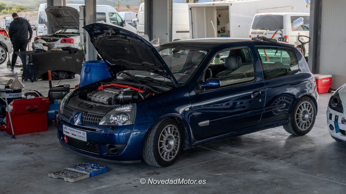 Renault Clio en el Trackday Almería de Paddock GT Club en el Circuito de Tabernas