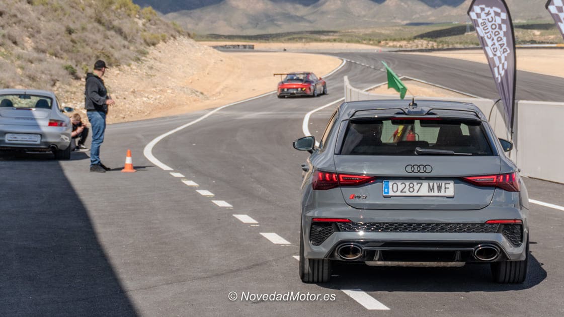 Salida Pista del Trackday Almería de Paddock GT Club en el Circuito de Tabernas