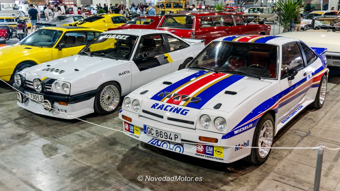 Dos Opel Manta GTE en RetroAlmería 2026 en Aguadulce (Almería)