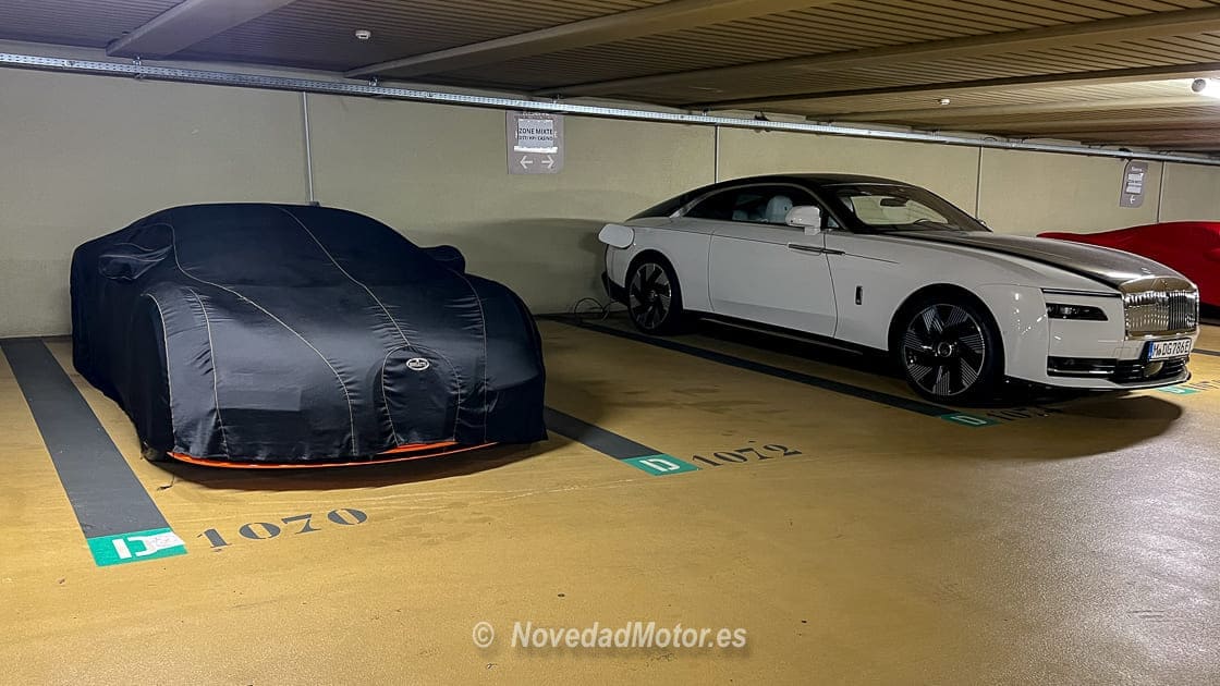 Bugatti Veyron Super Sport visto en el Parking del Casino haciendo Car Spotting en Mónaco Bugatti Veyron Super Sport visto en el Parking del Casino haciendo Car Spotting en Mónaco