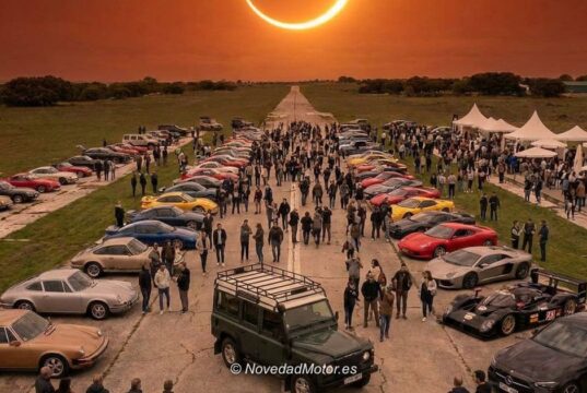 Eclipse Autopía 2026: el evento para vivir el eclipse total entre coches, aviones y a cielo abierto Exposición de Coches en el Aeródromo de Sigüenza de la experiencia Eclipse Autopía 2026